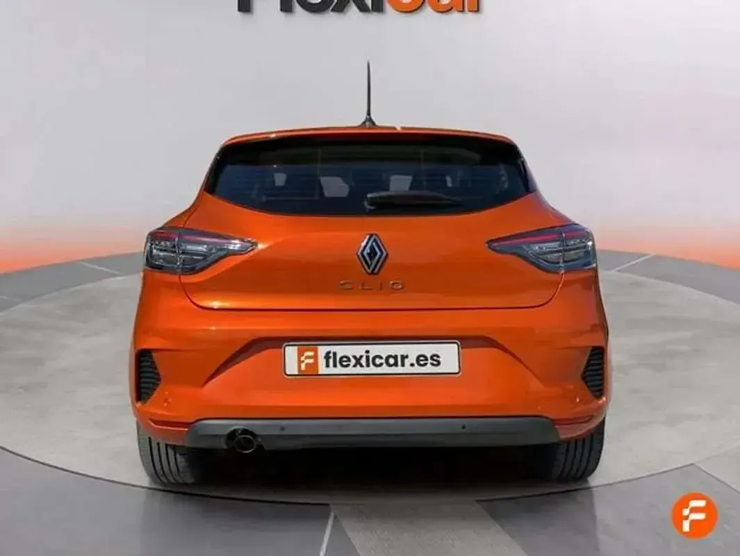 Usado Renault Clio Equilibre 91 CV (66 kW) 2024 Naranja Utilitario