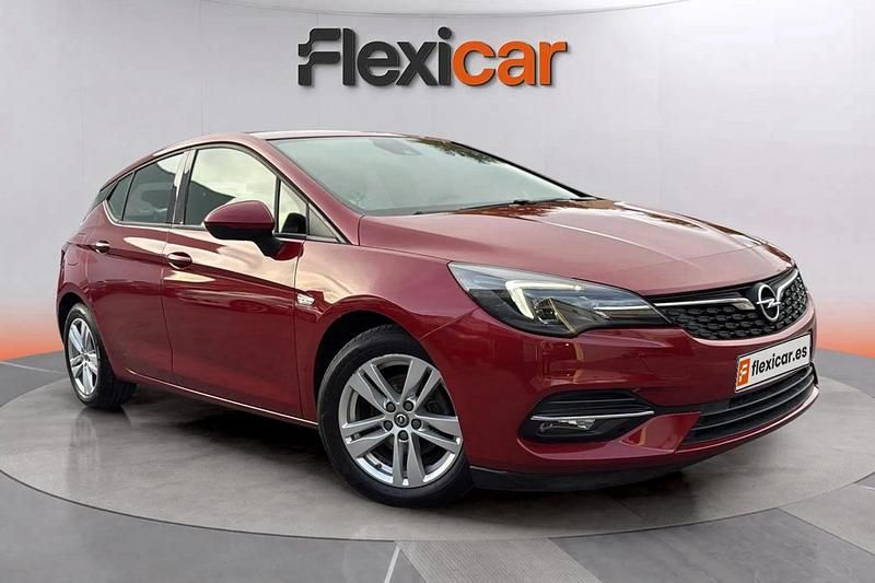 Rojo Usado 2020 Opel Astra GS Line Utilitario | 9290 € (Precio justo) - Imagen 1/4