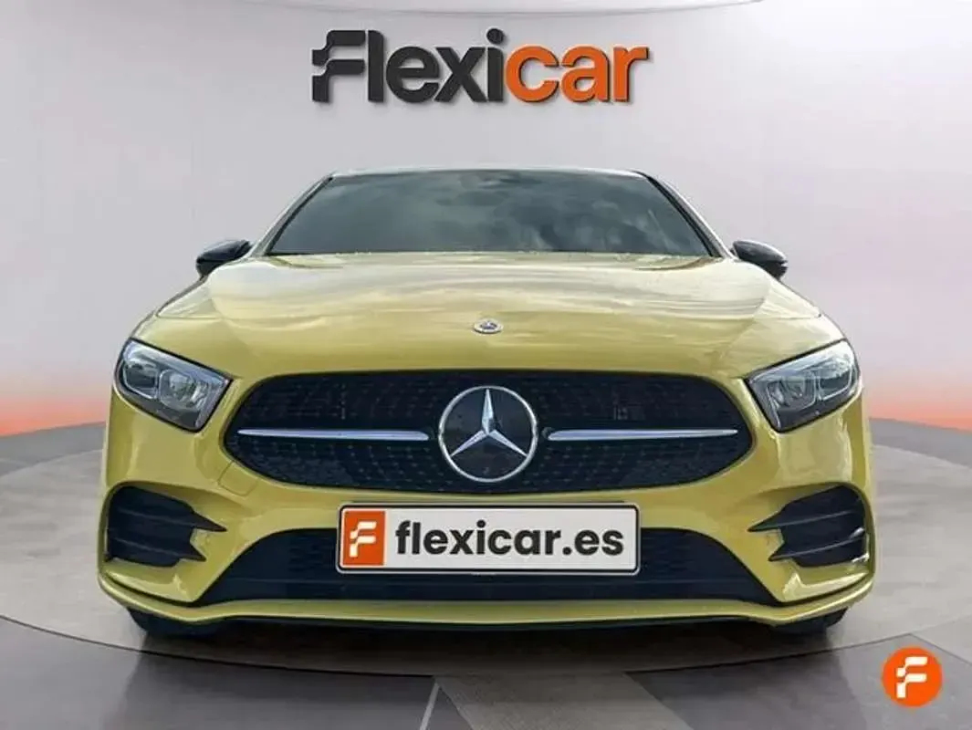 Usado Mercedes A250 218 CV (160 kW) 2021 Amarillo Berlina