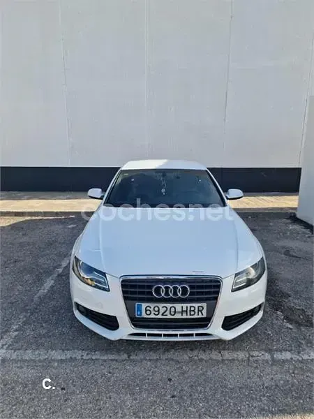 Usado Audi A4 143 CV (105 kW) 2011 Blanco Berlina