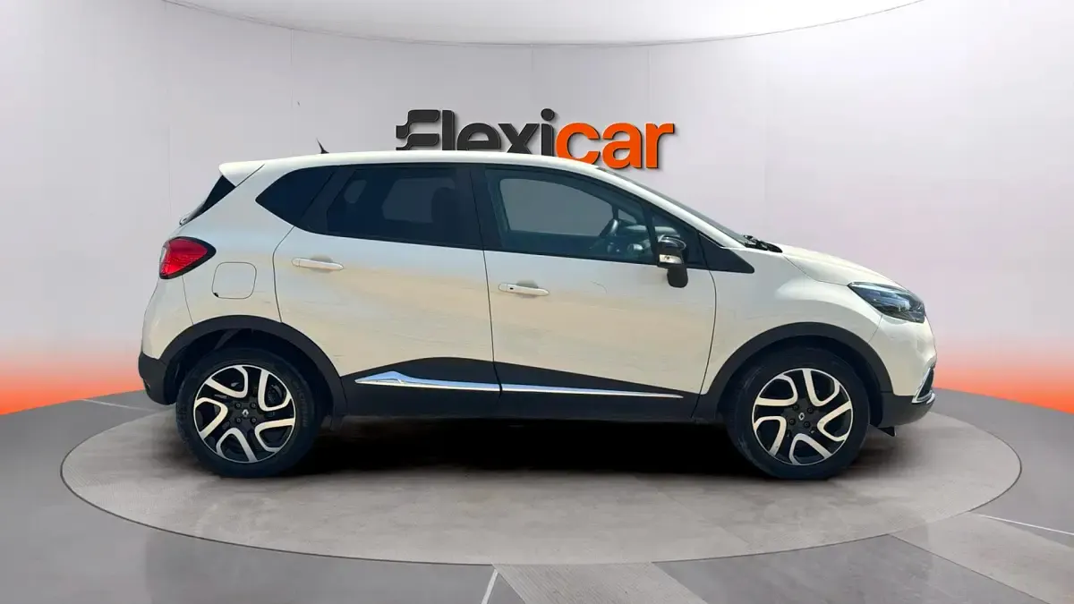 Usado Renault Captur Intens 90 CV (66 kW) 2016 Blanco SUV