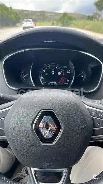 Usado Renault Mégane IV LIMITED 130 CV (95 kW) 2018 Gris / plata Berlina