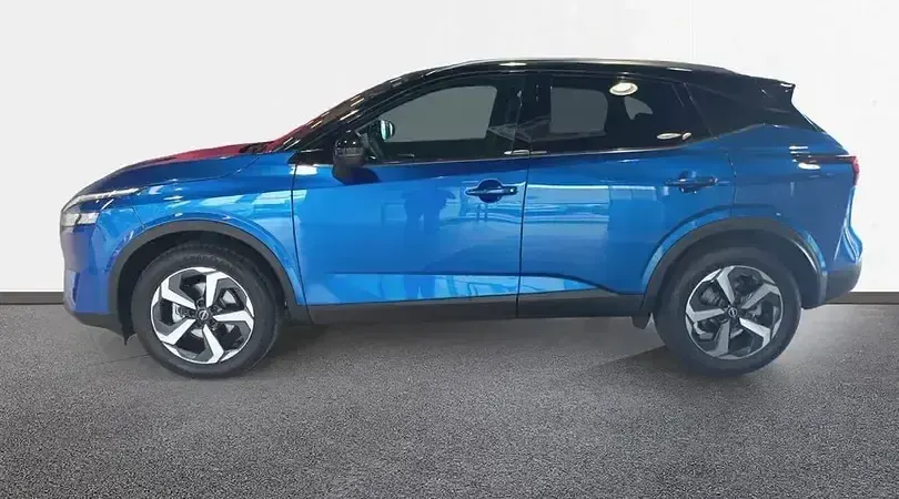 Usado Nissan Qashqai N-Connecta 158 CV (116 kW) 2023 Magnetic blue con techo midnig SUV