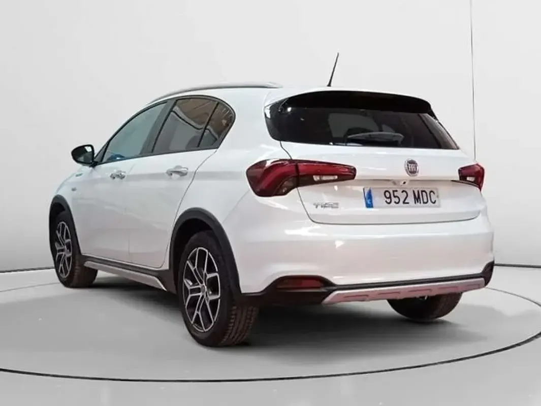 Usado Fiat Tipo Cross 102 CV (75 kW) 2022 Blanco SUV