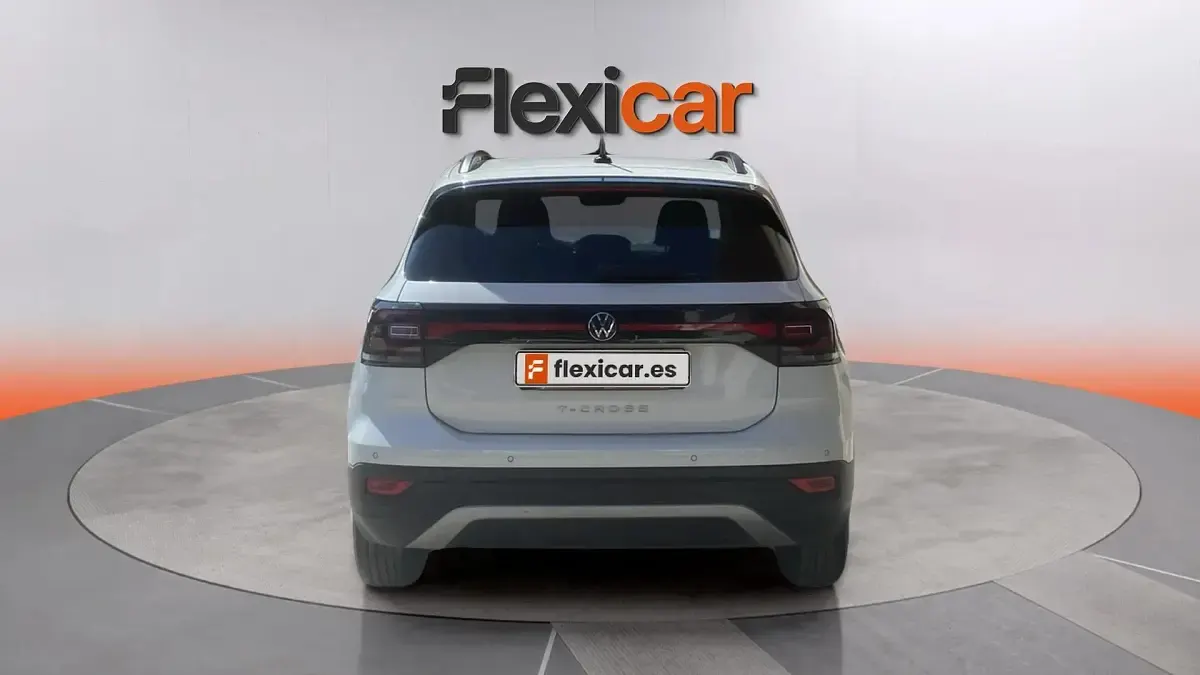 Usado VW T-Cross Advance 110 CV (80 kW) 2022 Azul SUV
