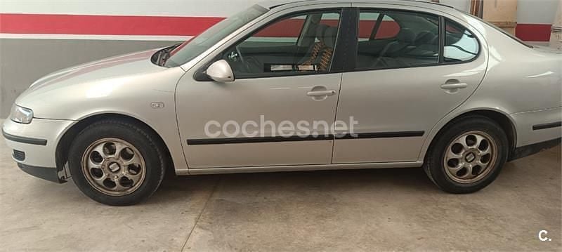 Usado Seat Toledo 125 CV (91 kW) 2000 Gris / plata Berlina