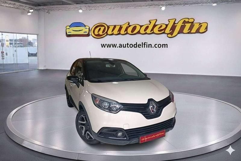 Usado Renault Captur Intens 90 CV (66 kW) 2014 Beige SUV