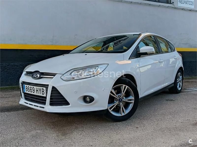 Usado Ford Focus Trend 115 CV (84 kW) 2014 Blanco Berlina