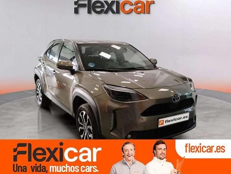 Verde Usado 2023 Toyota Yaris Cross Active SUV | 23.990 € (Precio justo) - Imagen 1/4