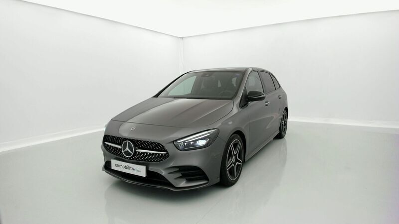 Gris montaña Usado 2022 Mercedes 200 AMG line | 25.920 € - Imagen 1/4