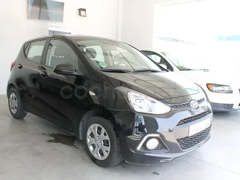 Usado Hyundai i10 66 CV (48 kW) 2014 Negro Utilitario