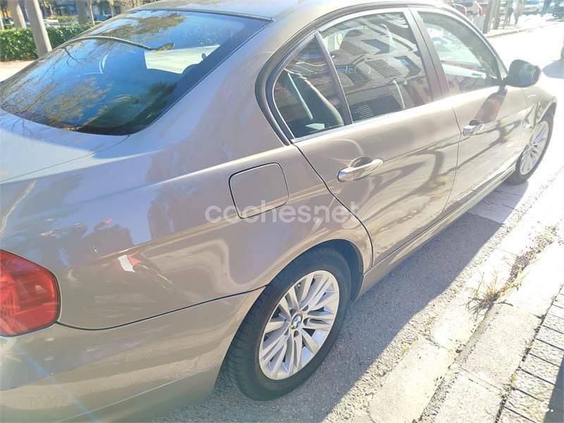 Usado BMW 320 177 CV (130 kW) 2010 Gris / plata Berlina