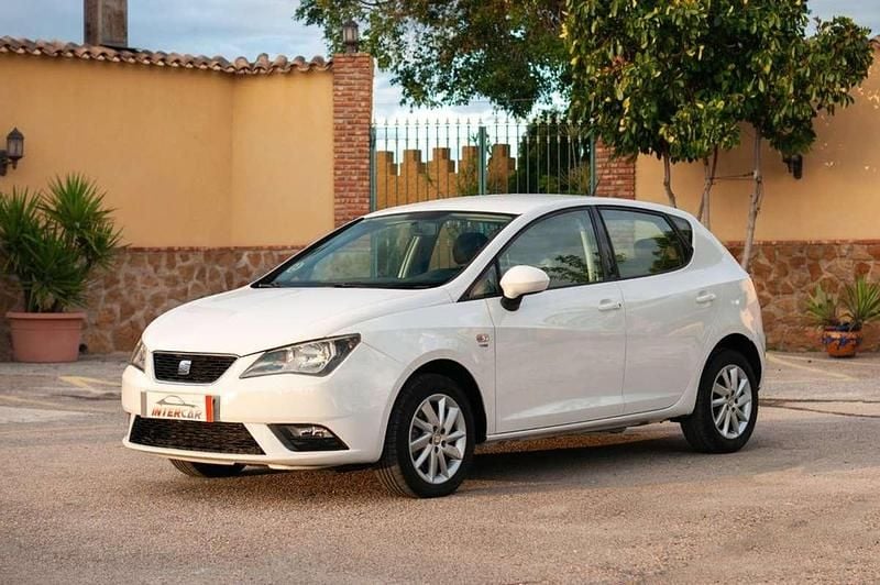 Usado Seat Ibiza Style 105 CV (77 kW) 2012 Blanco Utilitario