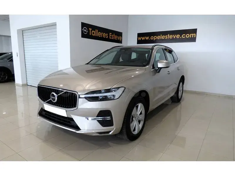 Usado Volvo XC60 Core 197 CV (144 kW) 2023 Gris / plata SUV