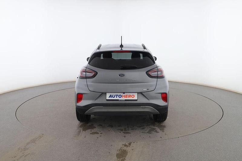 Usado Ford Puma Titanium 125 CV (91 kW) 2022 Gris SUV