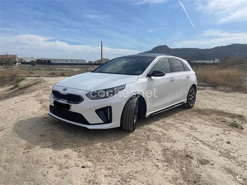Blanco Usado 2019 Kia Ceed GT GT-Line Berlina | 18.500 € (Precio justo) - Imagen 1/4