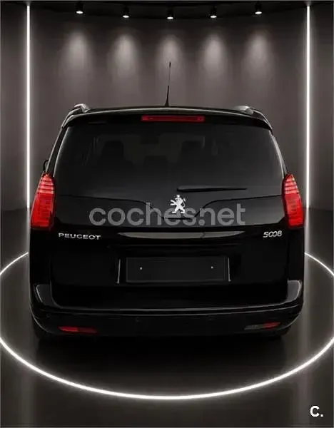 Usado Peugeot 5008 Allure 150 CV (110 kW) 2014 Negro Monovolumen