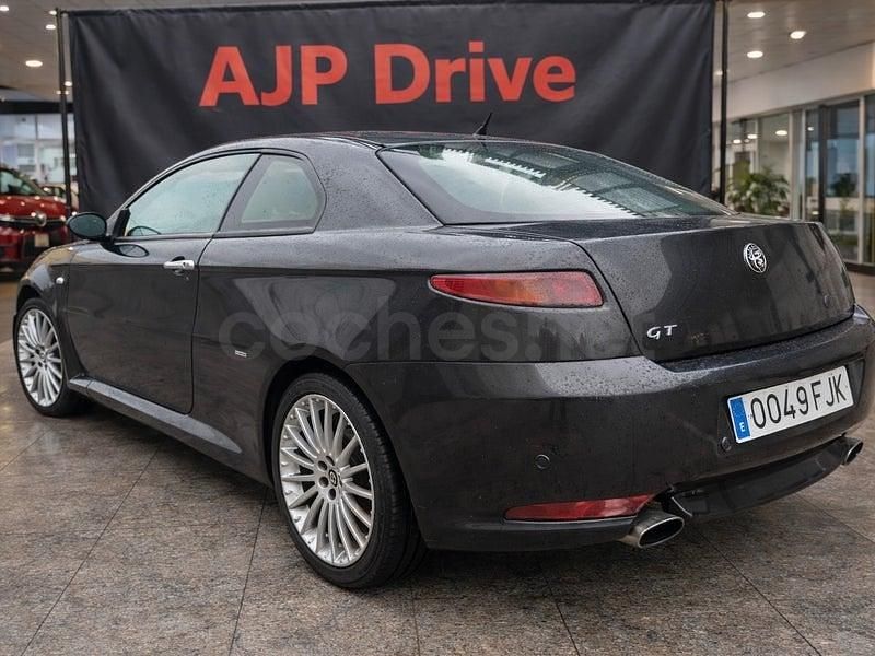 Usado Alfa Romeo GT 150 CV (110 kW) 2007 Negro Coupe