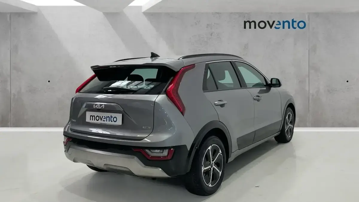Usado Kia Niro 183 CV (134 kW) 2023 Gris / plata SUV