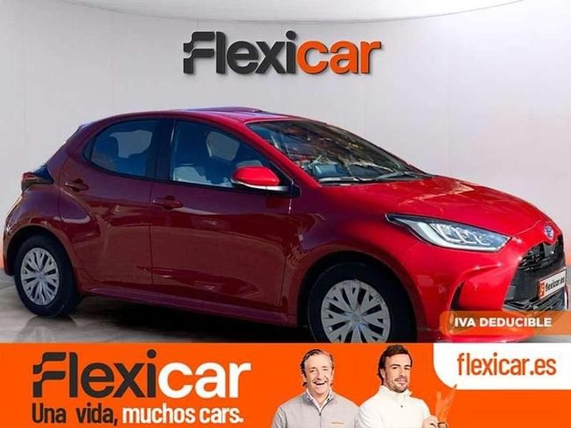 Rojo Usado 2023 Toyota Yaris Hybrid Active Utilitario | 16.990 € (Buen precio) - Imagen 1/4