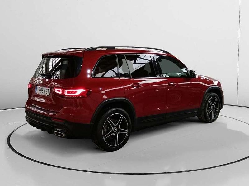 Usado Mercedes GLB200 AMG line 151 CV (111 kW) 2021 Rojo SUV