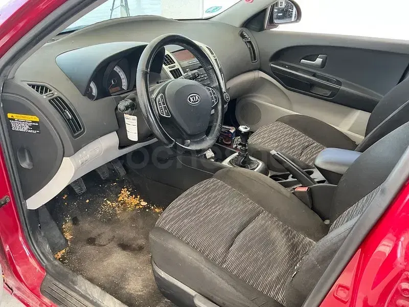 Usado Kia Ceed Active 122 CV (89 kW) 2009 Granate Utilitario