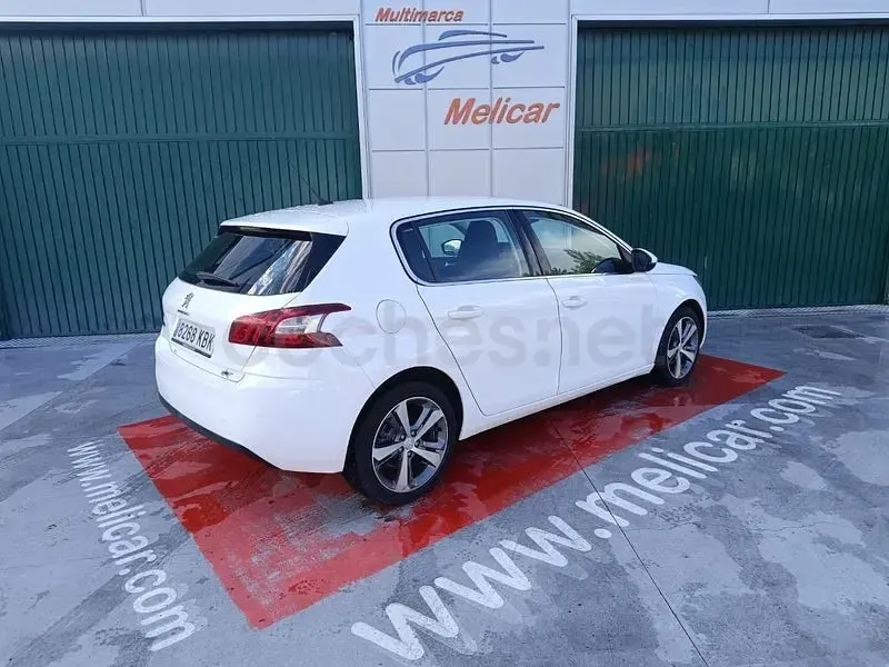 Usado Peugeot 308 Allure 120 CV (88 kW) 2017 Blanco Berlina