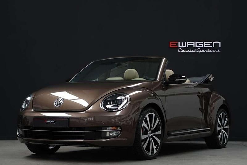 Usado VW Beetle Sportline 211 CV (155 kW) 2015 Marrón Utilitario