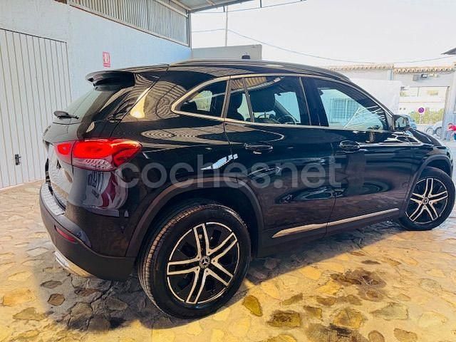 Usado Mercedes GLA200 150 CV (110 kW) 2021 Negro SUV