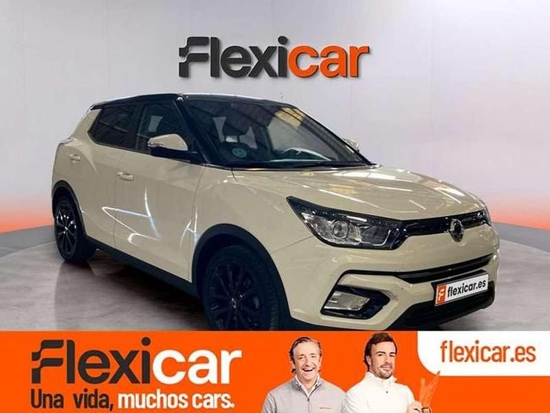 Usado Ssangyong (KGM) Tivoli 128 CV (94 kW) 2019 Beige SUV