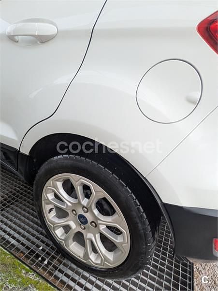 Usado Ford Ecosport Trend 125 CV (91 kW) 2019 Blanco SUV