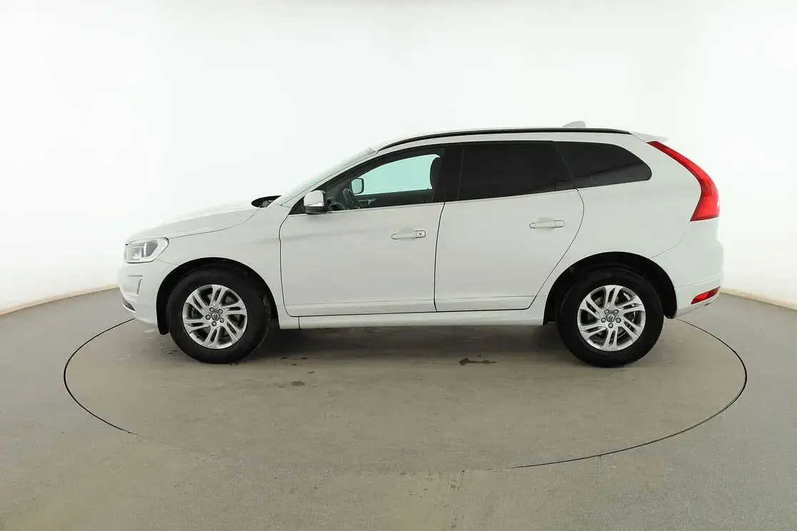 Usado Volvo XC60 Momentum 190 CV (139 kW) 2017 Blanco SUV