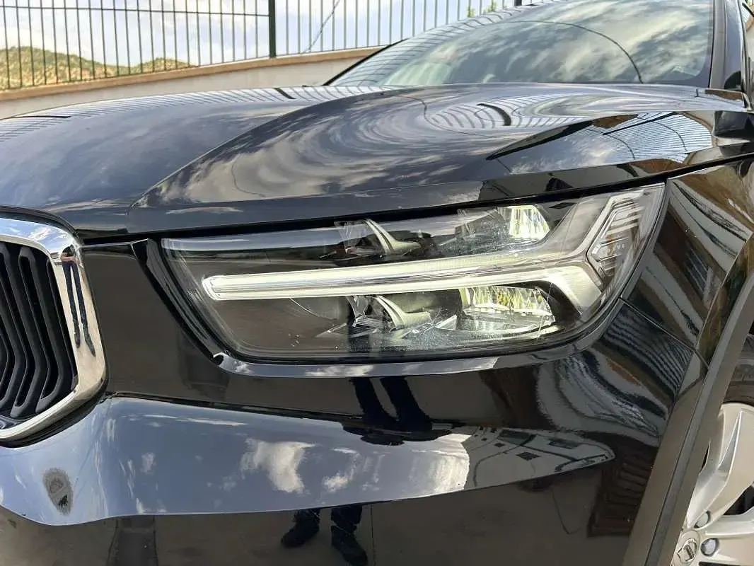 Usado Volvo XC40 150 CV (110 kW) 2020 Negro SUV