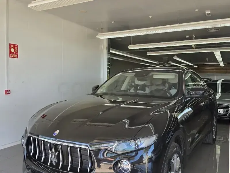 Usado Maserati Levante 275 CV (202 kW) 2016 Negro SUV