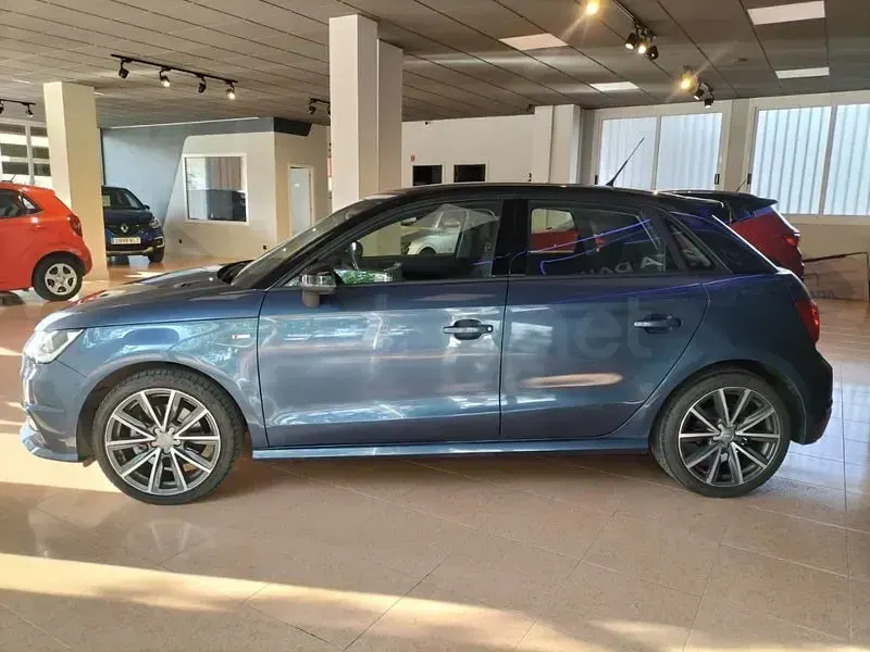 Usado Audi A1 Sportback Attraction 125 CV (91 kW) 2016 Azul Utilitario
