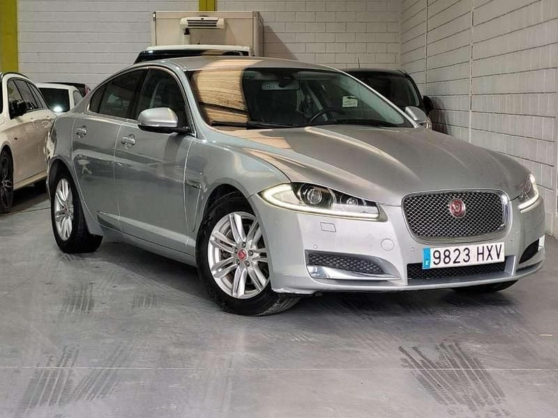 Usado Jaguar XF Premium Luxury 200 CV (147 kW) 2014 Gris Berlina