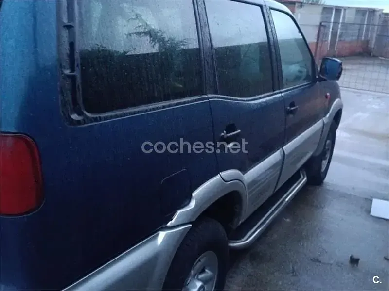 Usado Nissan Terrano SE 125 CV (91 kW) 1998 Gris / plata SUV