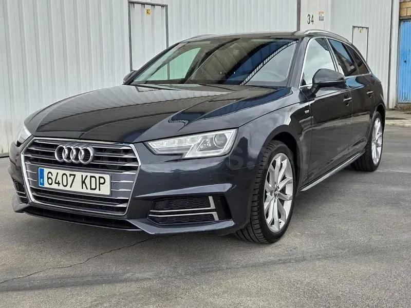 Usado Audi A4 S-Line 150 CV (110 kW) 2017 Gris / plata Familiar