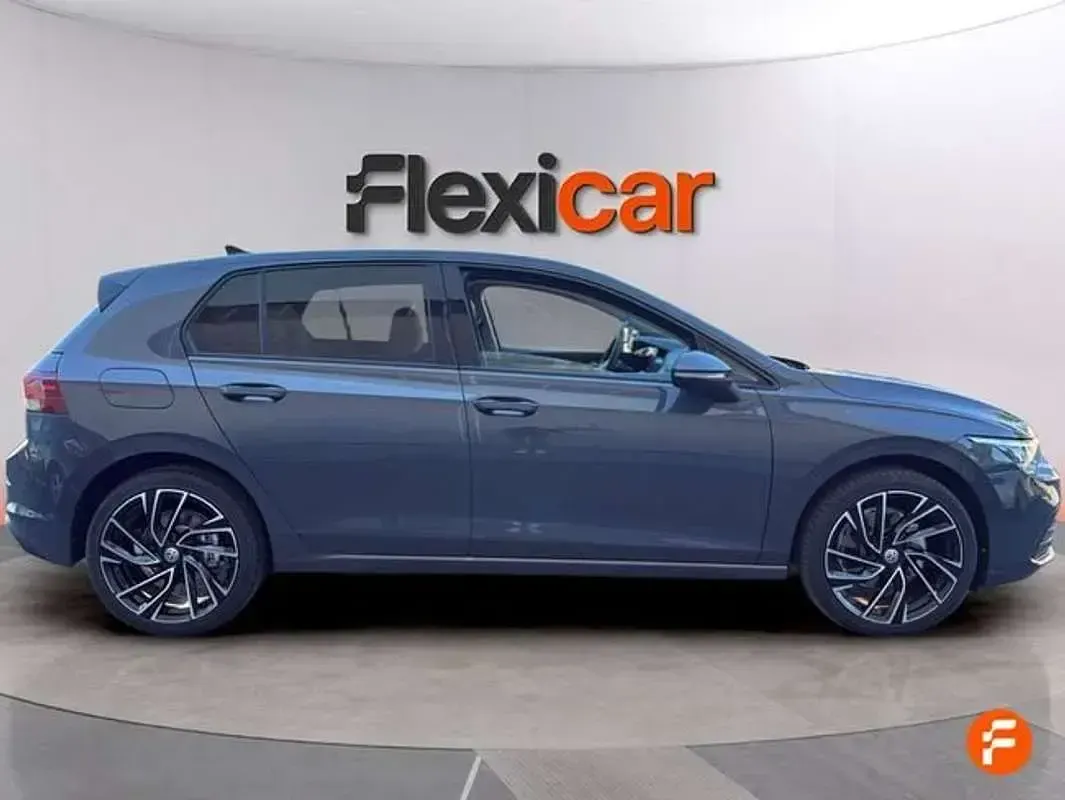 Usado VW Golf VIII R-line 150 CV (110 kW) 2023 Gris Utilitario