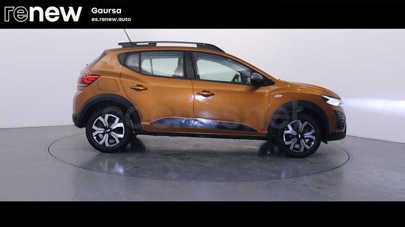Usado Dacia Sandero Expression 91 CV (66 kW) 2023 Naranja Berlina