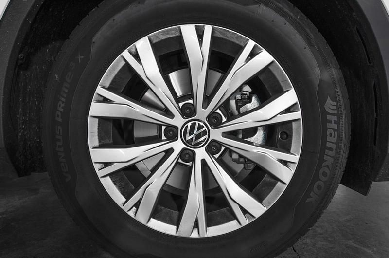 Usado VW Tiguan Edition 130 CV (95 kW) 2021 Blanco puro SUV