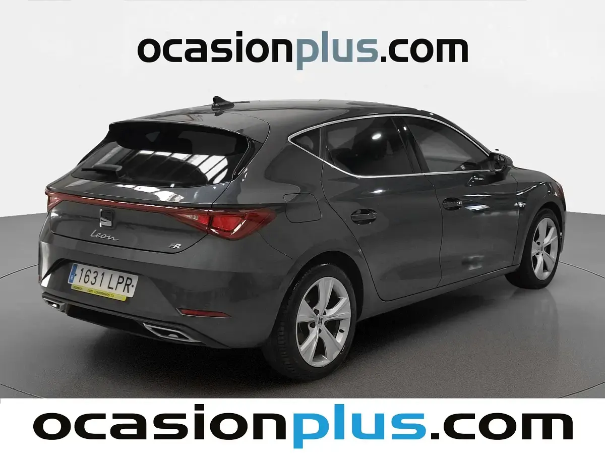 Usado Seat Leon FR 150 CV (110 kW) 2021 Gris Utilitario