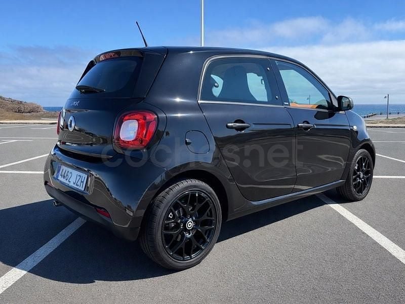 Usado Smart ForFour Passion 90 CV (66 kW) 2017 Negro Utilitario