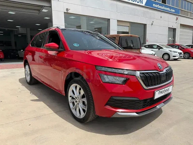 Usado Skoda Kamiq Ambition 110 CV (80 kW) 2023 Azul SUV