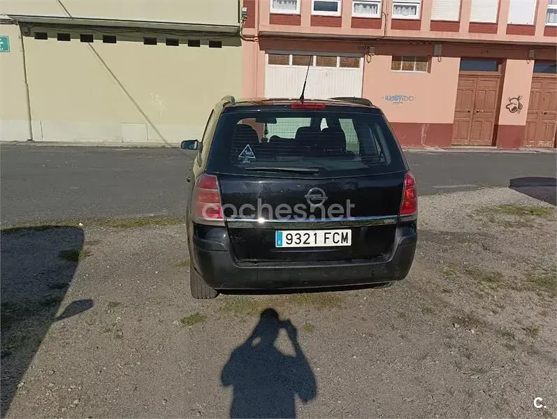 Usado Opel Zafira Enjoy 100 CV (73 kW) 2006 Negro Monovolumen