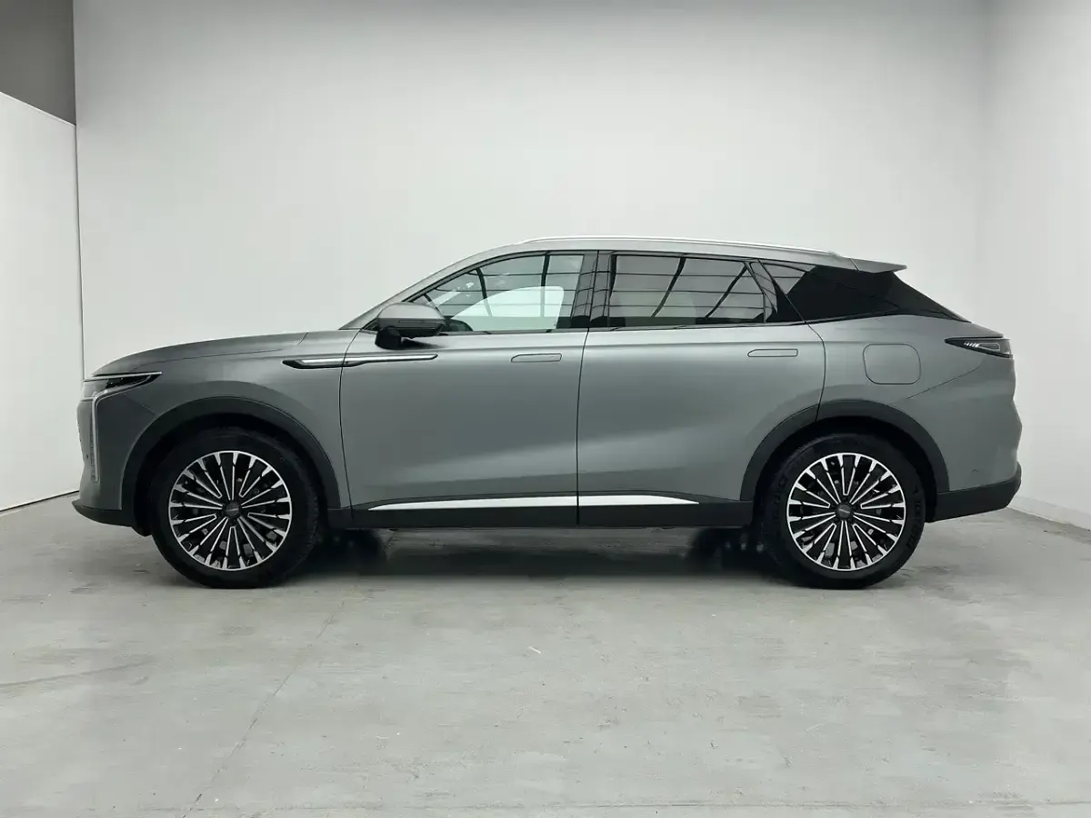 Usado Omoda 9 537 CV (394 kW) 2025 Gris SUV