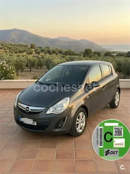 Usado Opel Corsa Selective 85 CV (62 kW) 2012 Negro Utilitario