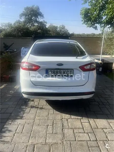 Usado Ford Mondeo ST-Line 160 CV (117 kW) 2017 Blanco Berlina