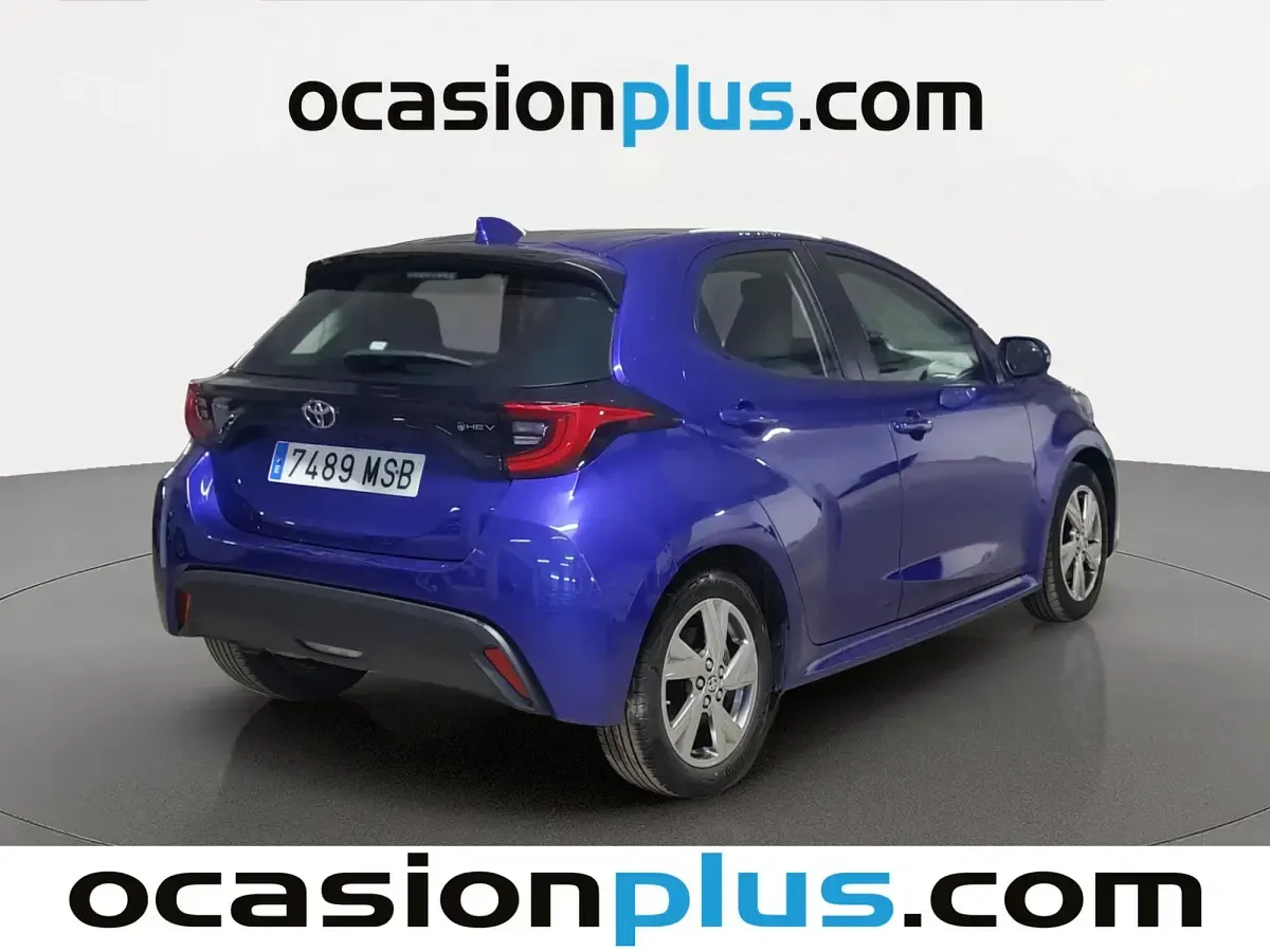 Usado Toyota Yaris Active 116 CV (85 kW) 2024 Azul Utilitario