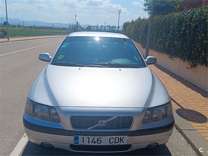 Usado Volvo S60 140 CV (102 kW) 2003 Gris / plata Berlina